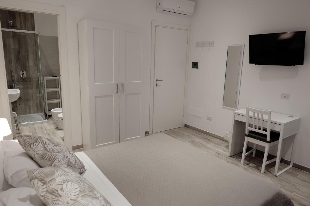 Central Guest House Civitavecchia Exterior photo